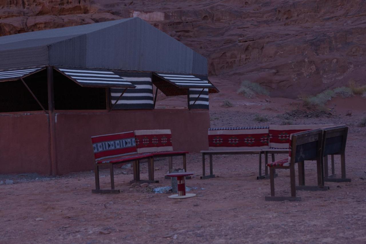 Wadirum Sunset Camp Hotell Wadi Rum Exteriör bild