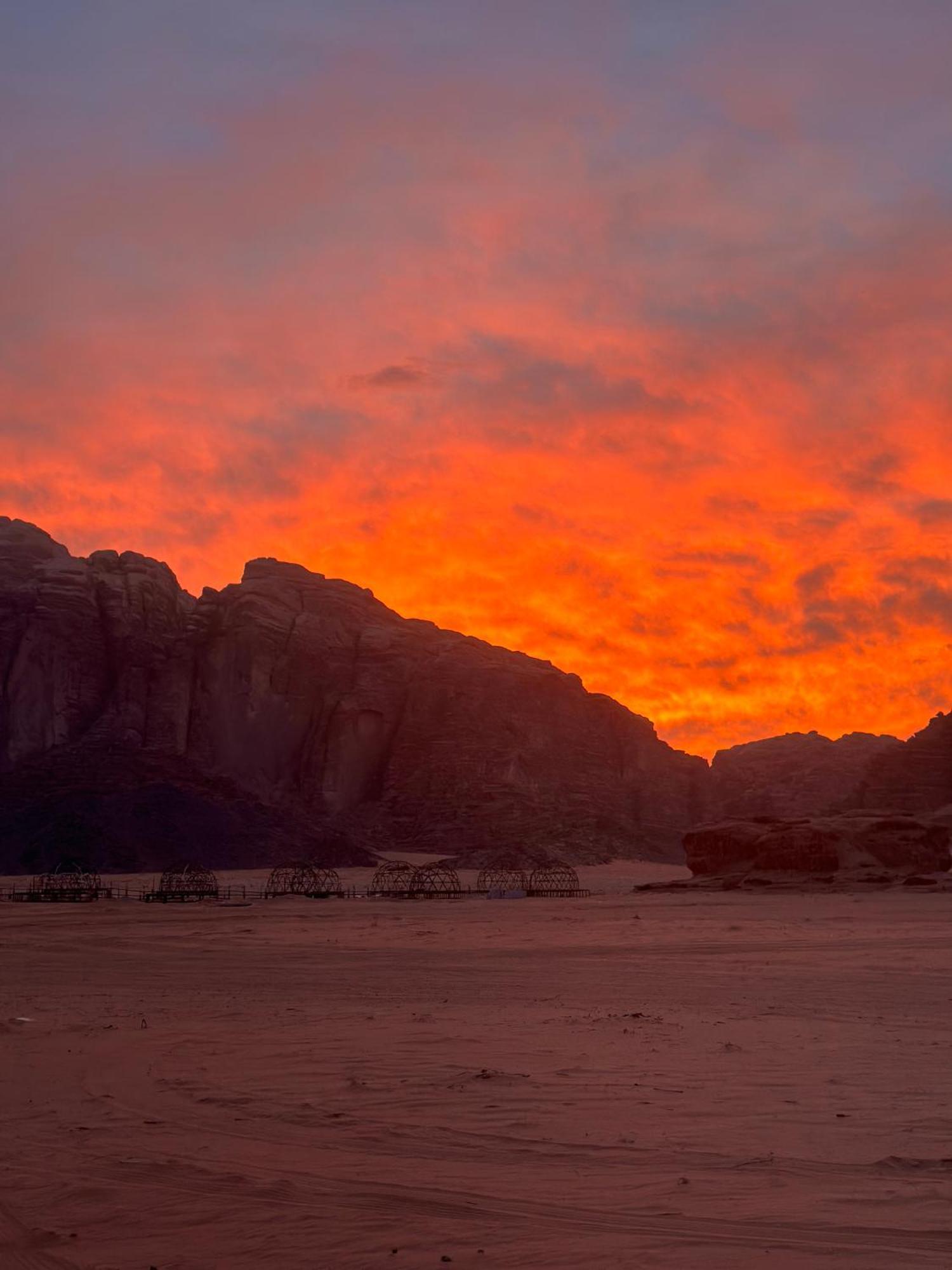 Wadirum Sunset Camp Hotell Wadi Rum Exteriör bild