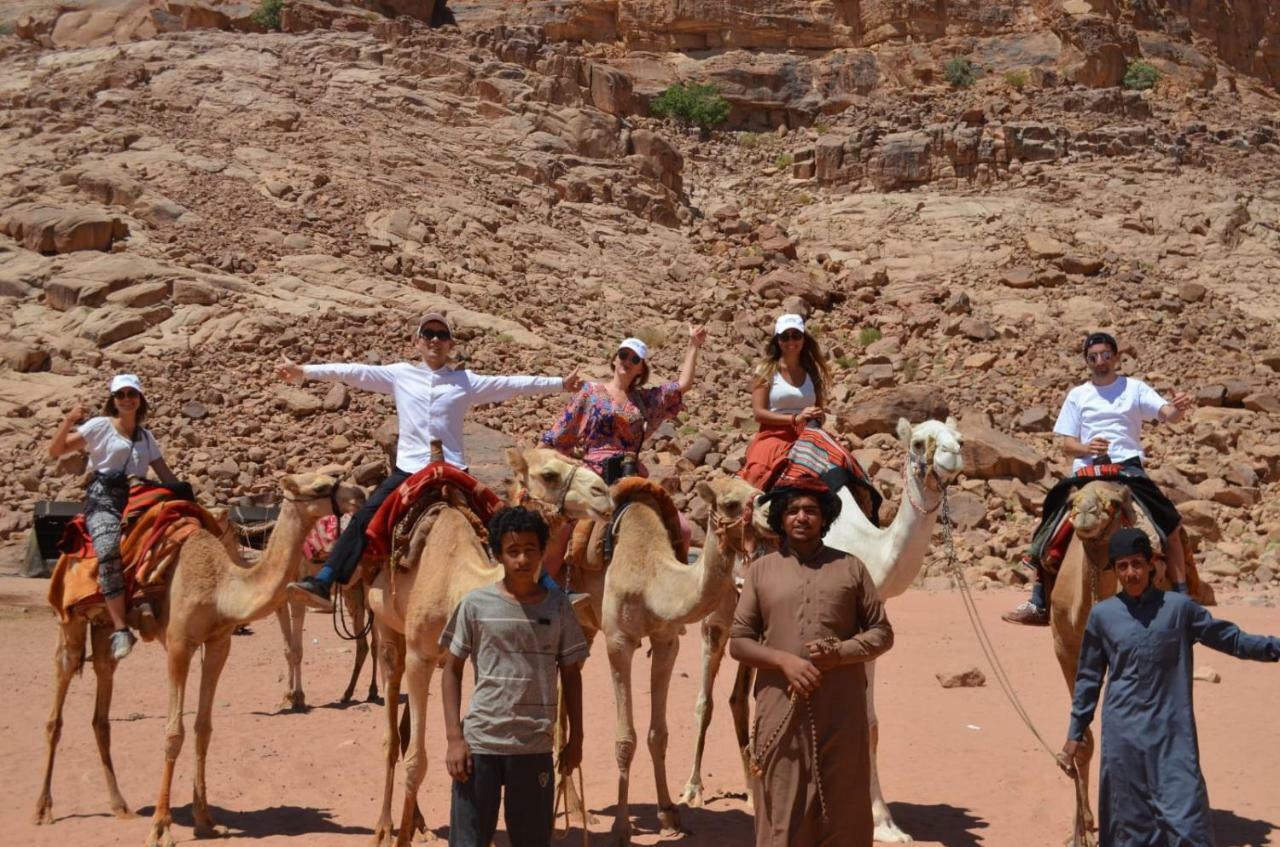 Wadirum Sunset Camp Hotell Wadi Rum Exteriör bild